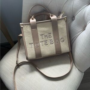 Purse (fake tote bag) but looks real